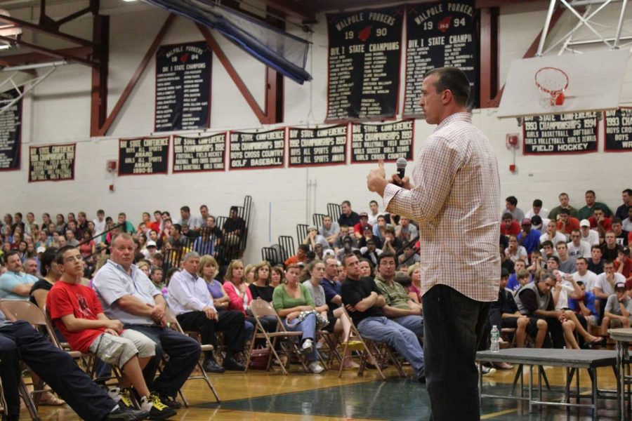 Former NBA Star, Chris Herren, speaks to students about drug and alcohol abuse.