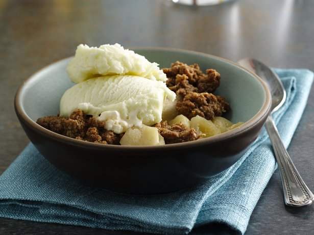 Mixing with Mel: Simple Apple Crisp