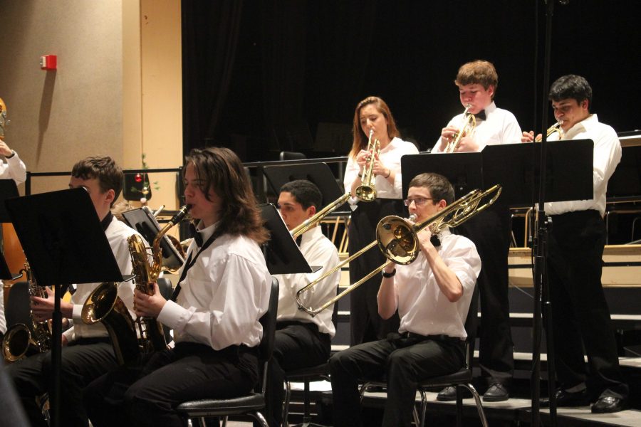 Students perform at the Winter Concert. 
