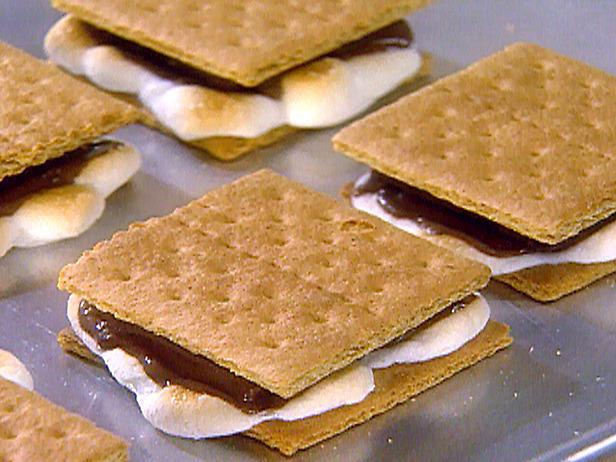 Mixing with Mel: Indoor Smores
