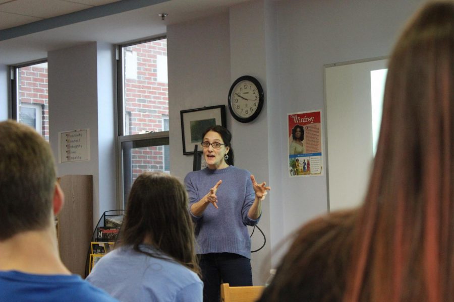 Mitigation Specialist Rebecca Cohen Speaks to Students About Justice Issues