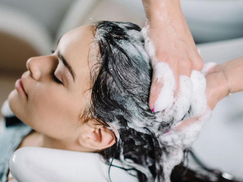 Should We Still Use Shampoo With Sulfates? – The Searchlight
